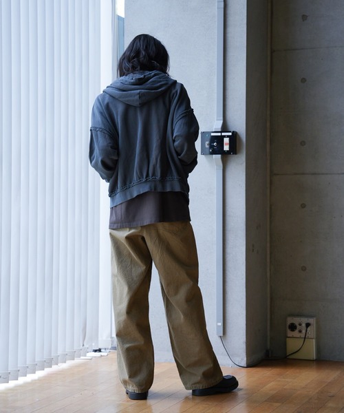 RATTLE TRAP(ラトルトラップ)の「カットオフピグメントコンパクトロゴパーカ(パーカー・メンズ・ブラック/グレー/ネイビー・S/M/L)」の6枚目の写真