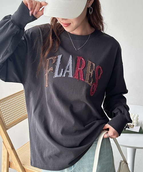 FIRST MOOD(ファーストムード)の「《FIRSTMOODコラボ》カラフルパッチロゴロンT(Tシャツ/カットソー・レディース・チャコール/オフホワイト・MEDIUM/LARGE)」の1枚目の写真