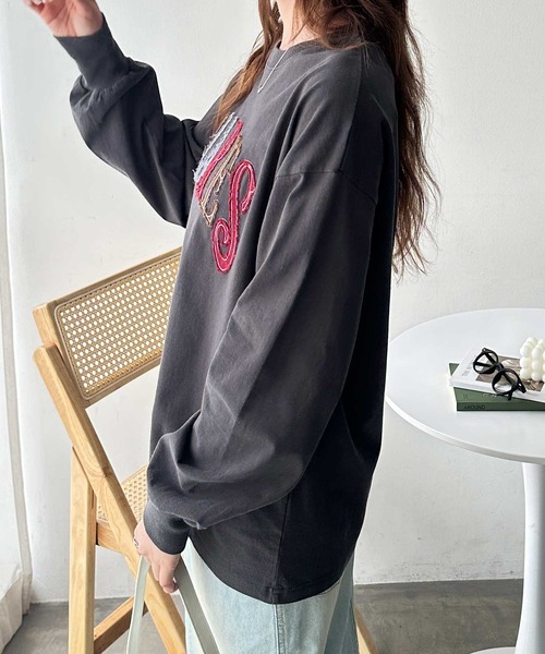 FIRST MOOD(ファーストムード)の「《FIRSTMOODコラボ》カラフルパッチロゴロンT(Tシャツ/カットソー・レディース・チャコール/オフホワイト・MEDIUM/LARGE)」の6枚目の写真