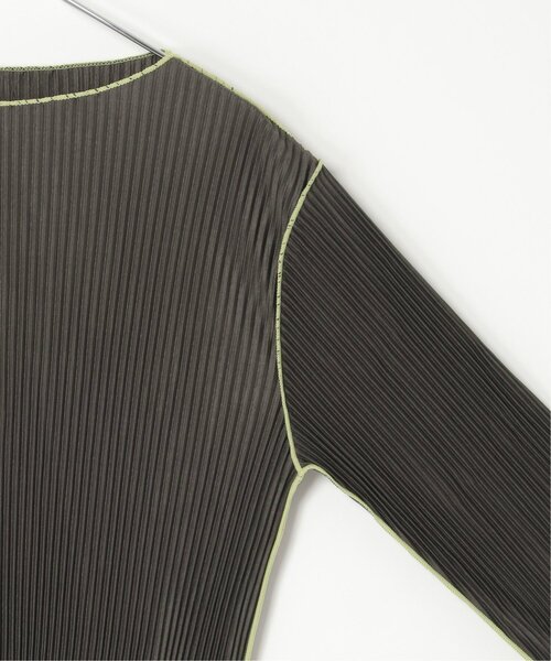 VENCEEXCHANGE(ヴァンスエクスチェンジ)の「プリーツ加工配色袖トップス(Tシャツ/カットソー・レディース・ブラウン/グレー/アイボリー/チャコール・FREE)」の12枚目の写真