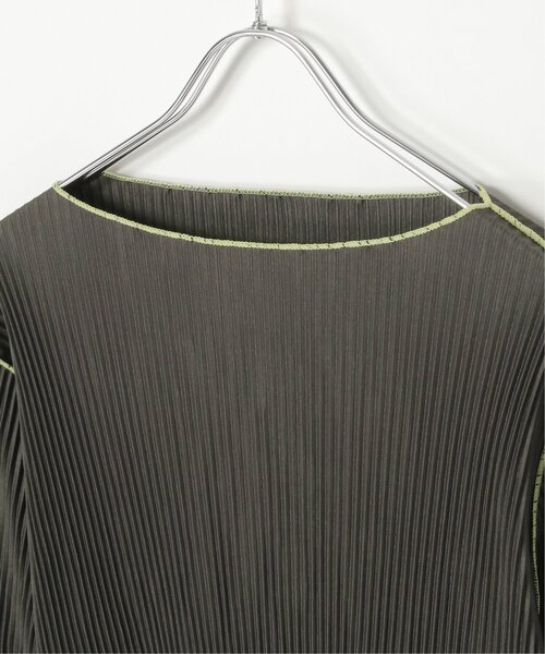 VENCEEXCHANGE(ヴァンスエクスチェンジ)の「プリーツ加工配色袖トップス(Tシャツ/カットソー・レディース・ブラウン/グレー/アイボリー/チャコール・FREE)」の15枚目の写真