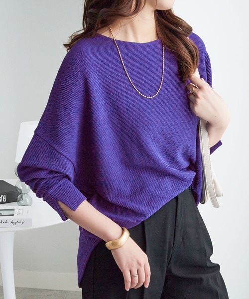 Viola e Viola(ヴィオラエヴィオラ)の「ふくれジャガードドルマントップス(Tシャツ/カットソー・レディース・モカ/グレイッシュベージュ/ブラック/ボルドー/ダークブルー/チャコール・L/M/LL/3L)」の5枚目の写真