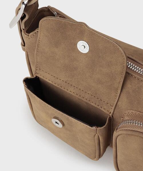 tk.TAKEO KIKUCHI(ティーケータケオキクチ)の「ダブルポケットショルダーバッグ(ショルダーバッグ・メンズ・ブラック/ブラウン系1・00)」の11枚目の写真