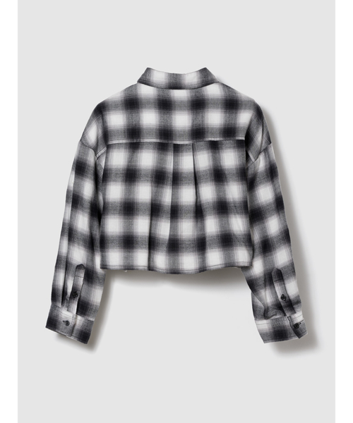 GAP（ギャップ）の「オーバーサイズクロップドシャツ（キッズ）（シャツ/ブラウス・キッズ・ブラック/ブルー・130cm/140cm/160cm/110cm/120cm/150cm）」の3枚目の写真