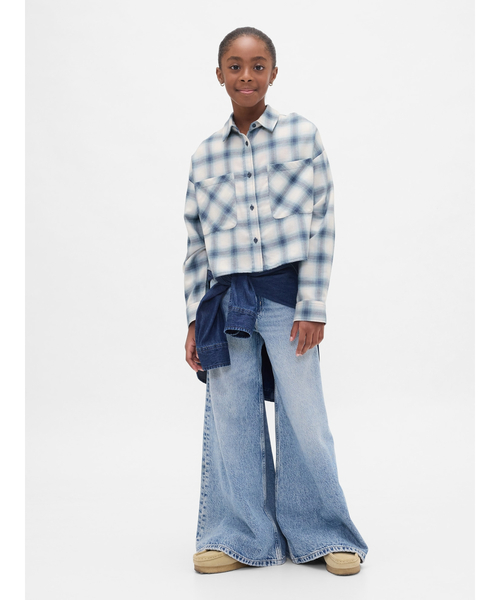 GAP（ギャップ）の「オーバーサイズクロップドシャツ（キッズ）（シャツ/ブラウス・キッズ・ブラック/ブルー・130cm/140cm/160cm/110cm/120cm/150cm）」の6枚目の写真