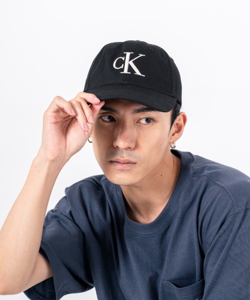 Calvin Klein(カルバン・クライン)の「【CALVIN KLEIN】キャップ 帽子 ベースボールキャップ ユニセックス(キャップ・レディース・アイボリー/ブラック・FREE)」の1枚目の写真