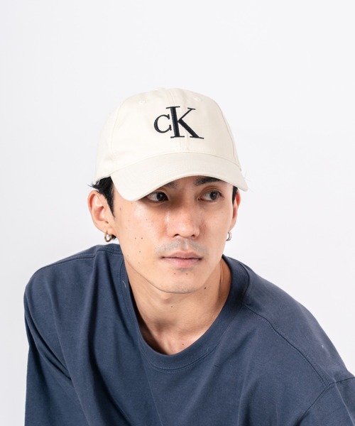 Calvin Klein(カルバン・クライン)の「【CALVIN KLEIN】キャップ 帽子 ベースボールキャップ ユニセックス(キャップ・レディース・アイボリー/ブラック・FREE)」の4枚目の写真
