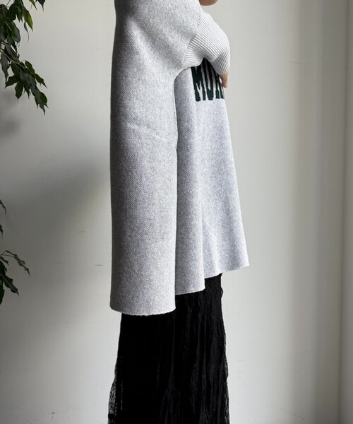 DouDou（ドゥドゥ）の「インターシャロゴポンチョニット（ニット/セーター・レディース・ライトグレー/オフホワイト/モカ/ブラック・FREE）」の5枚目の写真