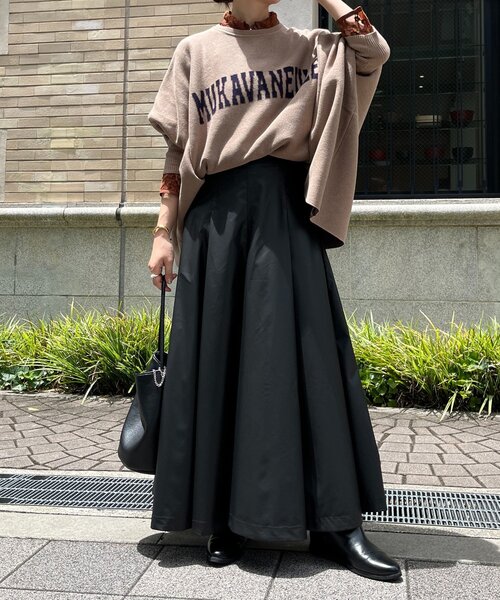 DouDou（ドゥドゥ）の「インターシャロゴポンチョニット（ニット/セーター・レディース・ライトグレー/オフホワイト/モカ/ブラック・FREE）」の7枚目の写真