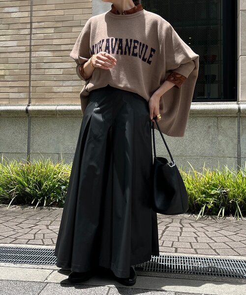 DouDou（ドゥドゥ）の「インターシャロゴポンチョニット（ニット/セーター・レディース・ライトグレー/オフホワイト/モカ/ブラック・FREE）」の9枚目の写真