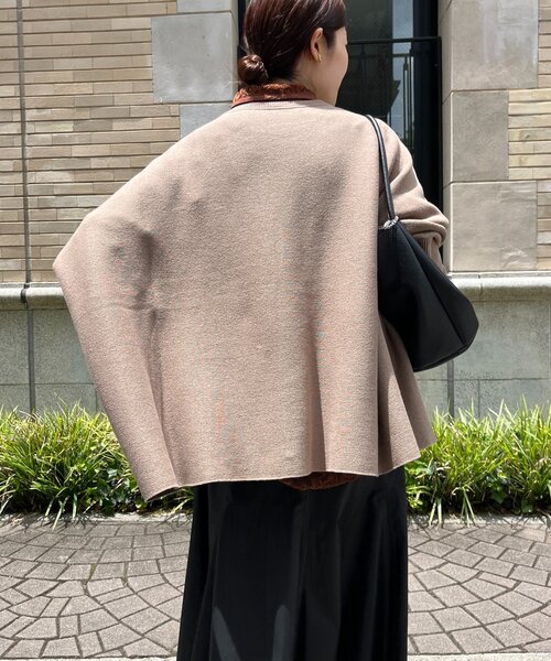 DouDou（ドゥドゥ）の「インターシャロゴポンチョニット（ニット/セーター・レディース・ライトグレー/オフホワイト/モカ/ブラック・FREE）」の15枚目の写真