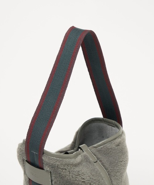 folna(フォルナ)の「【別注】<Folna>フェイクムートン ワンショルダーバッグ(ショルダーバッグ・レディース・グレー/モカ・FREE)」の17枚目の写真