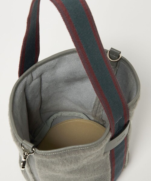 folna(フォルナ)の「【別注】<Folna>フェイクムートン ワンショルダーバッグ(ショルダーバッグ・レディース・グレー/モカ・FREE)」の15枚目の写真