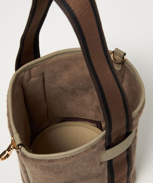 folna(フォルナ)の「【別注】<Folna>フェイクムートン ワンショルダーバッグ(ショルダーバッグ・レディース・グレー/モカ・FREE)」の7枚目の写真