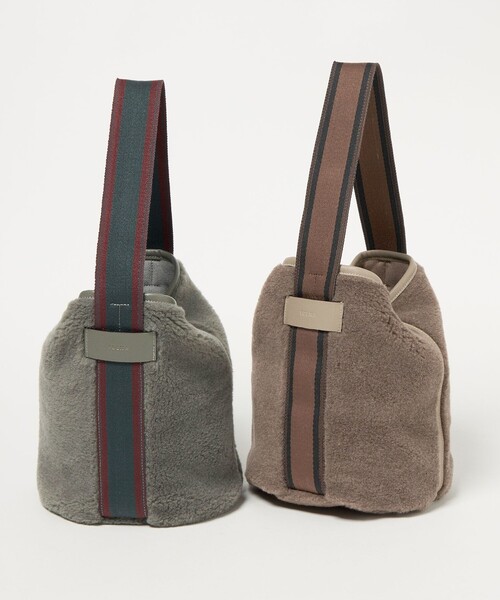 folna(フォルナ)の「【別注】<Folna>フェイクムートン ワンショルダーバッグ(ショルダーバッグ・レディース・グレー/モカ・FREE)」の3枚目の写真