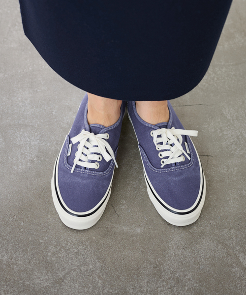 FRAMeWORK(フレームワーク)の「VANS/バンズ LX Authentic 44(スニーカー・レディース・レッド/ブラック/ブルー・25cm/24cm/23cm)」の15枚目の写真