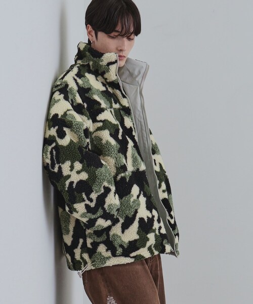 tk.TAKEO KIKUCHI（ティーケータケオキクチ）の「【WEB限定】リバーシブルボアブルゾン（ブルゾン・メンズ・オフホワイト/チャコールグレー/ブラック・01/02/03）」の4枚目の写真