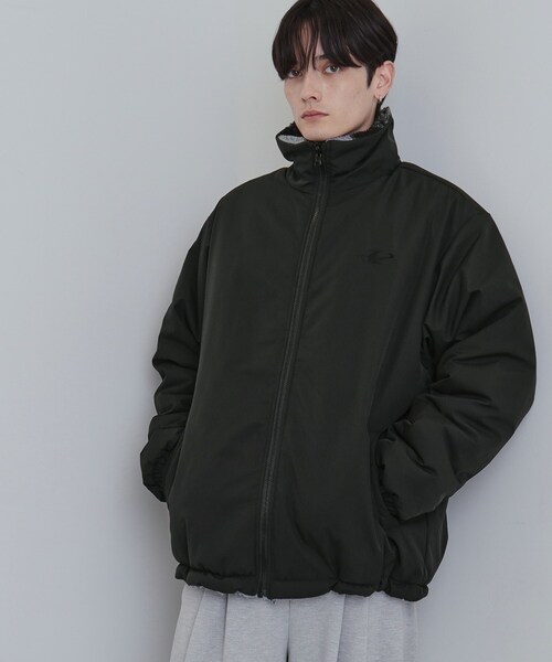 tk.TAKEO KIKUCHI（ティーケータケオキクチ）の「【WEB限定】リバーシブルボアブルゾン（ブルゾン・メンズ・オフホワイト/チャコールグレー/ブラック・01/02/03）」の6枚目の写真