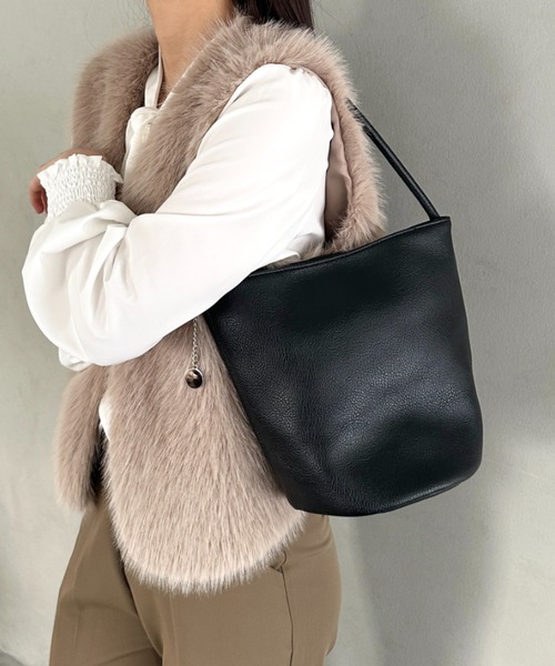MYMOOD.(マイムード)の「コンパクトバケツミニトートバッグ バケツハンドバッグ(ハンドバッグ・レディース・ブラック/アイボリー/ブルー・FREE)」の2枚目の写真