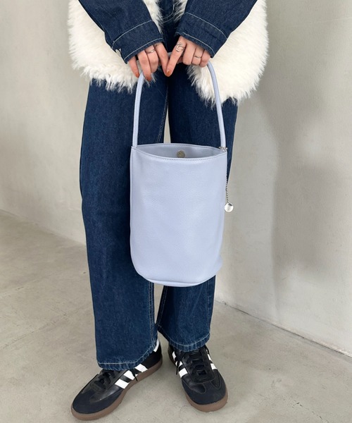 MYMOOD.(マイムード)の「コンパクトバケツミニトートバッグ バケツハンドバッグ(ハンドバッグ・レディース・ブラック/アイボリー/ブルー・FREE)」の4枚目の写真