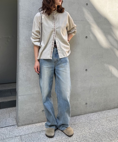 LBC（エルビーシー）の「エクリュ エンブロイダリーシャツ（シャツ/ブラウス・レディース・グレイッシュベージュ/チャコール/ミント・M）」の5枚目の写真