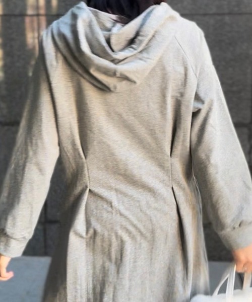 Flugge(フラッジー)の「フレアフードロングワンピース(ワンピース・レディース・ブラック/グレー・FREE)」の13枚目の写真