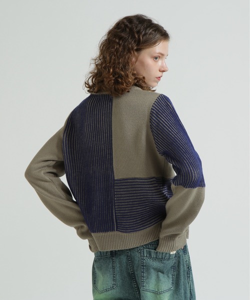 AVIREX(アヴィレックス)の「《直営店限定》MELANGE SWITCHING KINT PULLOVER/メランジニット(ニット/セーター・レディース・アイボリー/チャコールグレー/ブルー・F)」の4枚目の写真