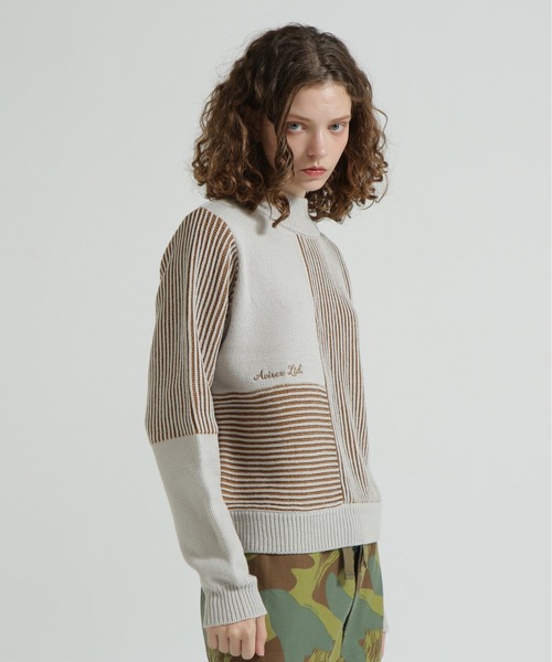 AVIREX(アヴィレックス)の「《直営店限定》MELANGE SWITCHING KINT PULLOVER/メランジニット(ニット/セーター・レディース・アイボリー/チャコールグレー/ブルー・F)」の9枚目の写真