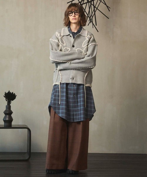 UNISEX》Oni-Waffle Flower Embroidery Prime-Over Collared Cardigan