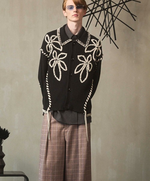 UNISEX》Oni-Waffle Flower Embroidery Prime-Over Collared Cardigan