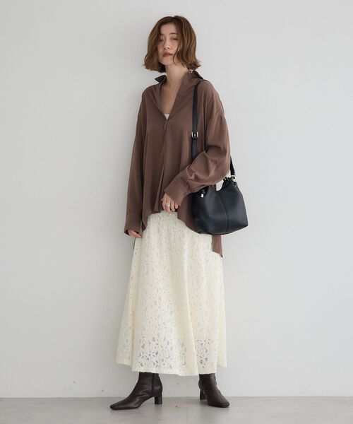 YECCA VECCA(イェッカヴェッカ)の「フラワー起毛レースマーメイドスカート(スカート・レディース・オフホワイト・FREE)」の2枚目の写真