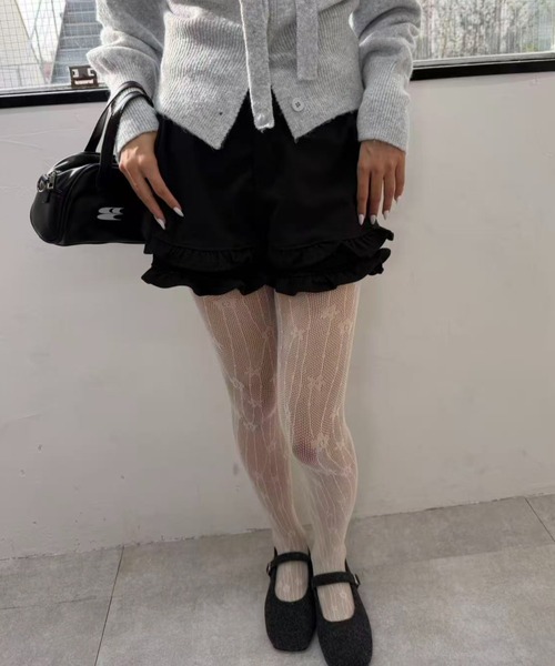 mebole(メボレ)の「ダブルフリルショートパンツ(その他パンツ・レディース・ブラック/グレー・MEDIUM/SMALL)」の3枚目の写真