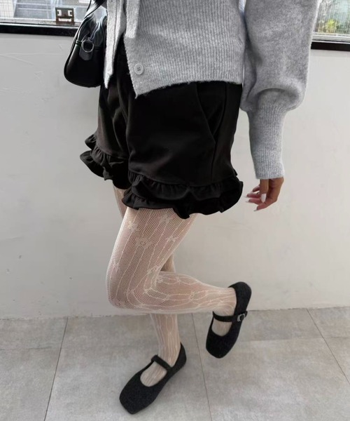 mebole(メボレ)の「ダブルフリルショートパンツ(その他パンツ・レディース・ブラック/グレー・MEDIUM/SMALL)」の6枚目の写真
