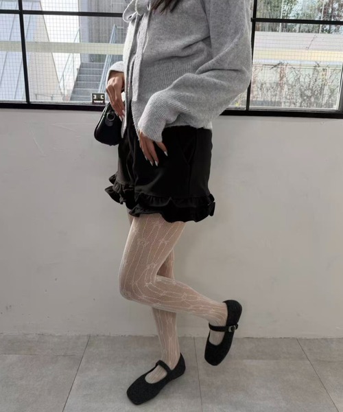mebole(メボレ)の「ダブルフリルショートパンツ(その他パンツ・レディース・ブラック/グレー・MEDIUM/SMALL)」の7枚目の写真