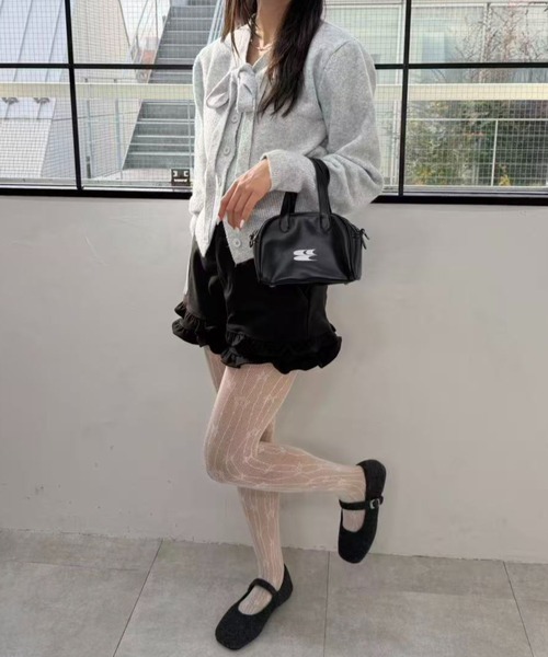 mebole(メボレ)の「ダブルフリルショートパンツ(その他パンツ・レディース・ブラック/グレー・MEDIUM/SMALL)」の17枚目の写真