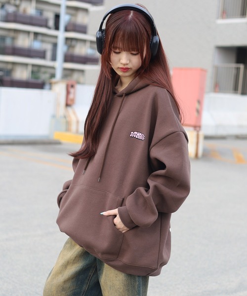 ATMARK（アットマーク）の「《フリーサイズ　/　UNISEX　》ATMARK×DAI NEWJACKコラボ　復刻　イラストグラフィック　バックプリント　プルパーカー（パーカー・レディース・ホワイト/ブラウン/ブラック・FREE）」の10枚目の写真