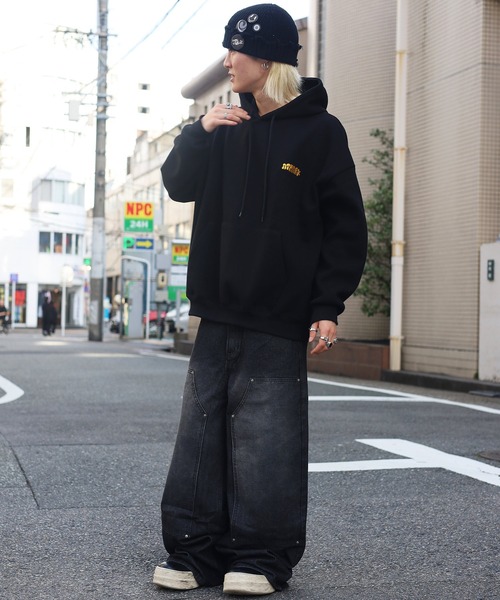 ATMARK（アットマーク）の「《フリーサイズ　/　UNISEX　》ATMARK×DAI NEWJACKコラボ　復刻　イラストグラフィック　バックプリント　プルパーカー（パーカー・レディース・ホワイト/ブラウン/ブラック・FREE）」の8枚目の写真
