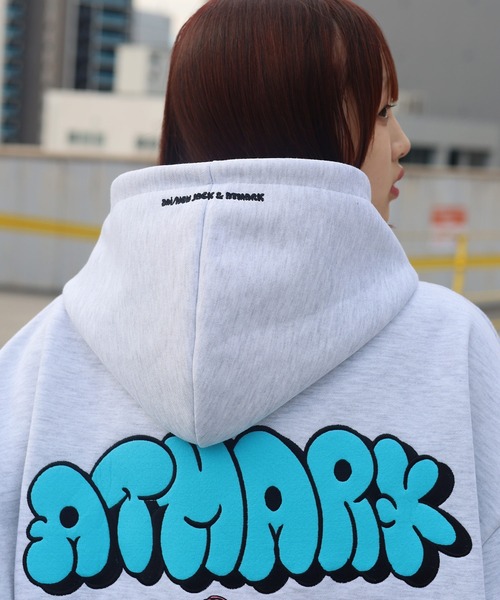 ATMARK（アットマーク）の「《フリーサイズ　/　UNISEX　》ATMARK×DAI NEWJACKコラボ　復刻　イラストグラフィック　バックプリント　プルパーカー（パーカー・レディース・ホワイト/ブラウン/ブラック・FREE）」の20枚目の写真