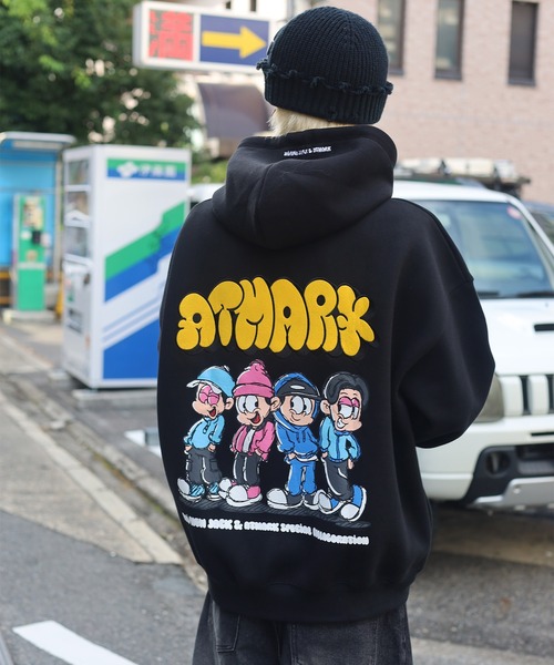 ATMARK（アットマーク）の「《フリーサイズ　/　UNISEX　》ATMARK×DAI NEWJACKコラボ　復刻　イラストグラフィック　バックプリント　プルパーカー（パーカー・レディース・ホワイト/ブラウン/ブラック・FREE）」の6枚目の写真