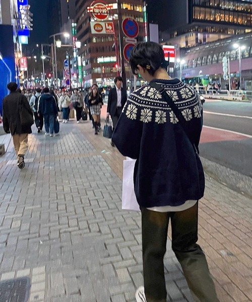 NOWLE（ノウル）の「【NOWLE】ウィンター レトロ ノルディック柄 プルオーバー ニット（ニット/セーター・メンズ・ネイビー/オフホワイト・MEDIUM/LARGE/X-LARGE）」の15枚目の写真