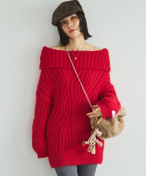 MIRROR STOKE（ミラーストーク）の「【ZOZO限定】2WAY CABLE OFF‐SHOULDER KNIT/ツーウェイケーブルオフショルダーニット（ニット/セーター・レディース・グレー/レッド/アイボリー・MEDIUM）」の3枚目の写真