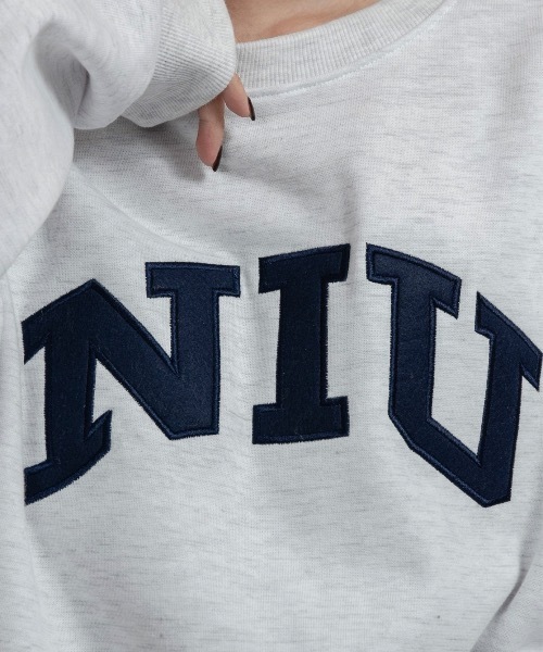 lawgy（ラウジー）の「logo point round neck short sweat / ロゴポイントラウンドネックショートスウェット（スウェット・レディース・ヘザーグレー/ホワイト・FREE）」の8枚目の写真