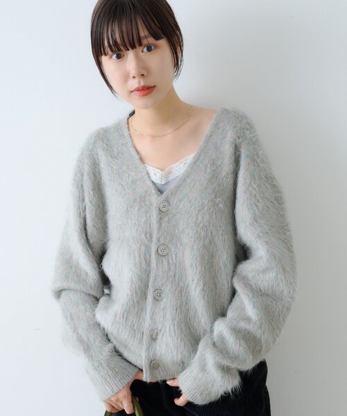 WHIMSIC（ウィムジック）の「【WHIMSIC/2サイズ展開/新色追加】シャギーニットカーディガン（カーディガン/ボレロ・レディース・グレー/ブラック/ブラウン/イエロー/キャメル・1/2）」の2枚目の写真