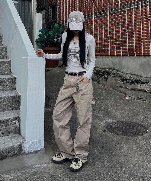 NOT4NERD(ノットフォーナード)の「Double Knee Carpenter Flare Fit Cotton Pants - Beige(その他パンツ・レディース・その他・LARGE/X-LARGE/MEDIUM)」の2枚目の写真