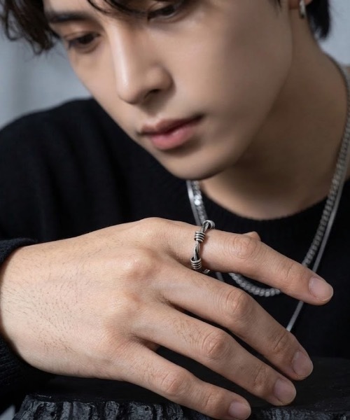 MONOCHROME(モノクローム)の「【MONOCHROME】 Wire Knot Spiral Silver Ring / ワイヤーノットスパイラルシルバーリング / ユニセックス(リング・メンズ・シルバー・FREE)」の1枚目の写真