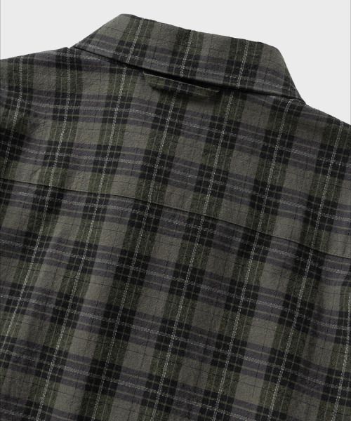 NONBLANK（ノンブランク）の「[夏]クリンクルリネンチェックシャツ_KHAKI（シャツ/ブラウス・メンズ・カーキ・MEDIUM/LARGE/X-LARGE）」の6枚目の写真