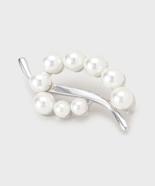 INDIVI（インディヴィ）の「【セレモニー／上品】パール調モチーフブローチ（ブローチ/コサージュ・レディース・ゴールド/シルバー/シルバー系5・00）」の5枚目の写真