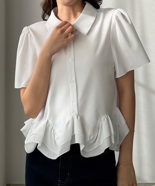 Louere(ルエレ)の「裾フリルブラウス(シャツ/ブラウス・レディース・ブルー/ブラック/ホワイト・SMALL/MEDIUM/LARGE/X-LARGE)」の2枚目の写真