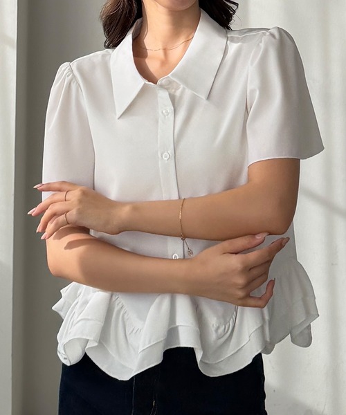 Louere(ルエレ)の「裾フリルブラウス(シャツ/ブラウス・レディース・ブルー/ブラック/ホワイト・SMALL/MEDIUM/LARGE/X-LARGE)」の7枚目の写真