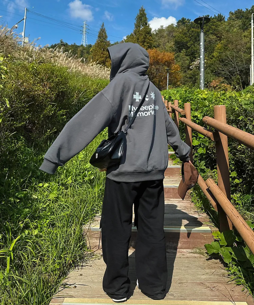 mydeepbluememories（マイディープブルーメモリーズ）の「(zp) MM SYMBOL LOGO 2WAY ZIP-UP (CHARCOAL)（パーカー・レディース・チャコール・FREE/LARGE）」の4枚目の写真